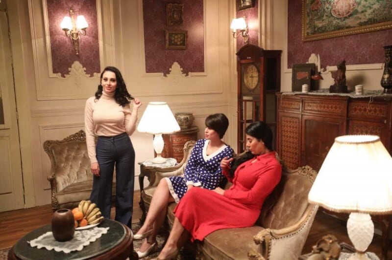 الفنانة كيرا الصباح  عن دورها في فيلم”حفلة 9″ مع الفنانة غادة عبد الرازق