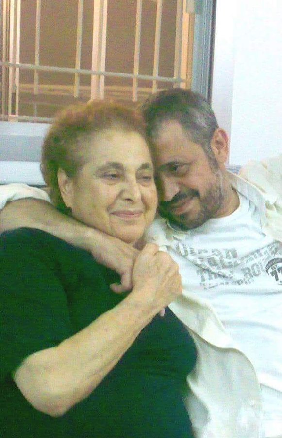 الفنان جورج وسوف مع والدتك رحمها الله