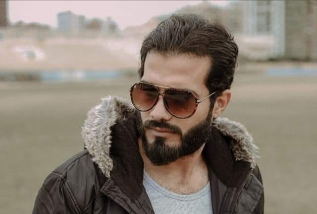 عبد الزيات لاعب الأهلي السابق يتجه للغناء .. و "الحكاية" أحدث أغانيه