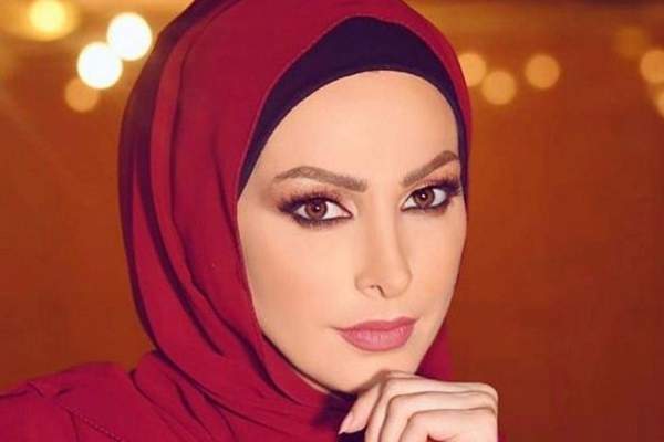 امال حجازي بالحجاب