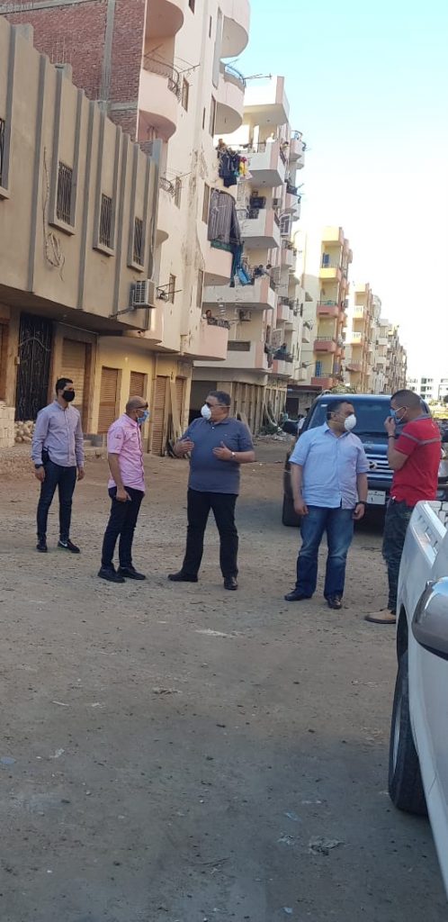 قبل الإفطار..جولة ميدانية لمحافظ البحر الأحمر لمتابعة مستوى النظافة بالغردقة