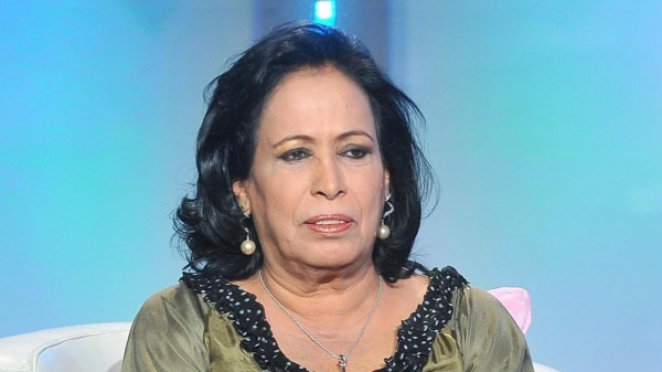 الفنانة الكويتية حياة الفهد بترحيل الوافدين والمصابين بفيروس كورونا