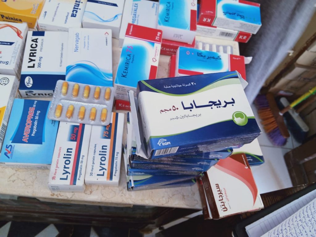 محافظ الدقهلية :ضبط 56 صنف دواء و350 كمامة مجهولة المصدر