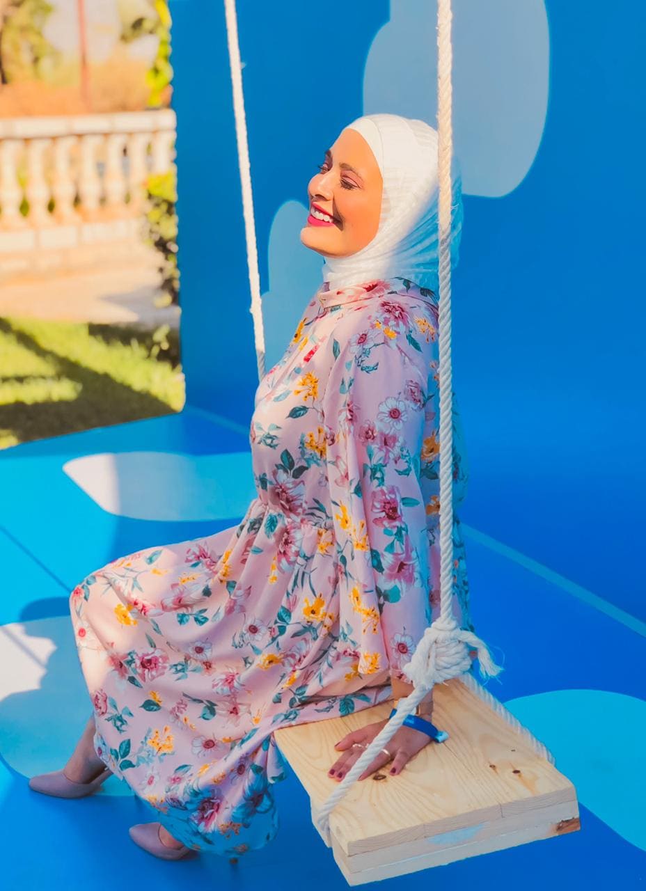 نورهان حسن تقدم برنامج " علي الهوا " علي المنصات الإلكترونية