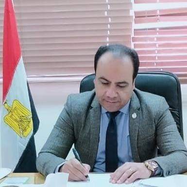 محمود الجرايحي مدير المستشفى و د ريهام الزيات نائب المدير