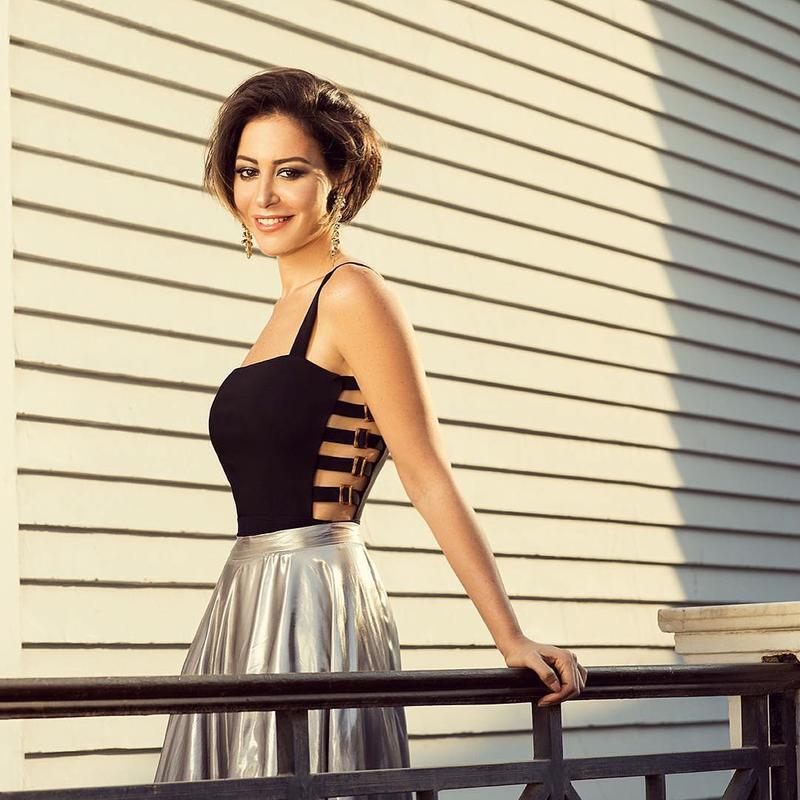 رد منة شلبي على تصدر أمينة خليل بوستر "كيرة والجن"