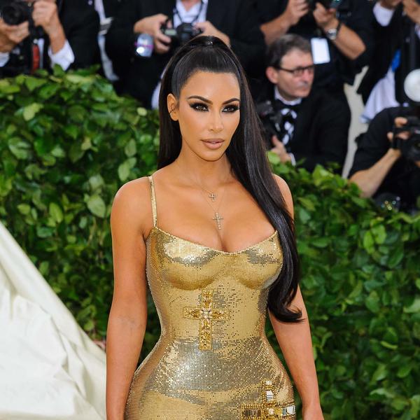تخطط كيم كارداشيان  Kim Kardashian لإطلاق خط العناية بالبشرة الخاص بها