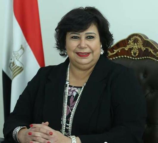 حرص القطاع على تنفيذ كافة الإجراءات الإحترازية من خطر فيروس كورونا المستجد، بداية من بوابات التعقيم، ووضع إرشادات للتنبيه على الجمهور بإرتداء الكمامات للسماح بالدخول