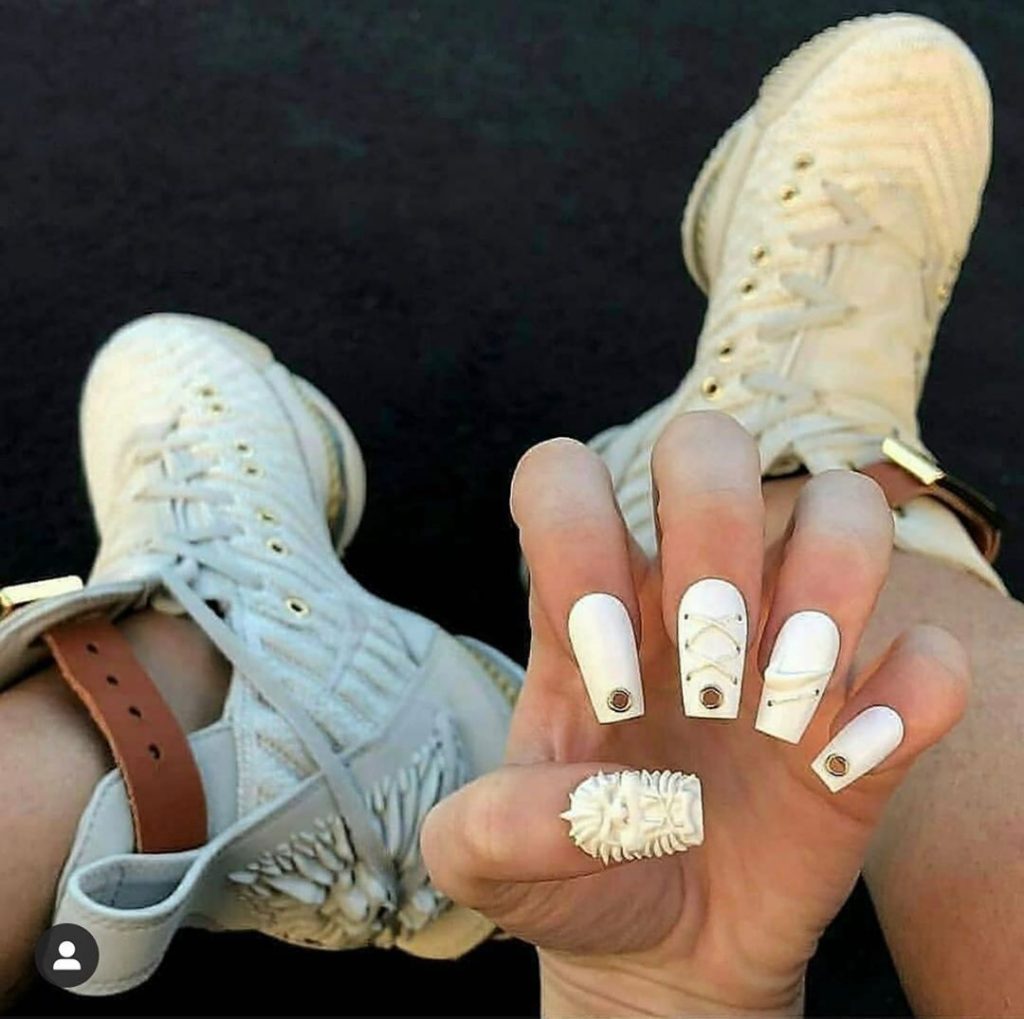 إذا كنت تستطيع تحمل تكلفة تعاون Rihanna x Puma آخر ، يمكنك بالتأكيد تحمل تكلفة المسامير المناسبة