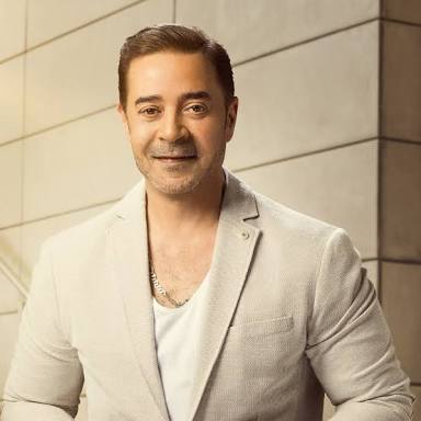 مدحت صالح يحصد جائزة الإبداع بمهرجان همسة للاداب والفنون فى دورته الثامنة