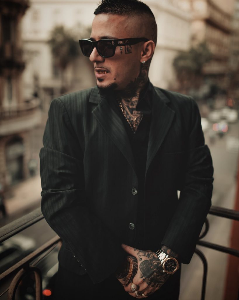  المغني TattooTwon يطرح جزء من قصة حياته في كليب "إن شاء الله" على اليوتيوب
