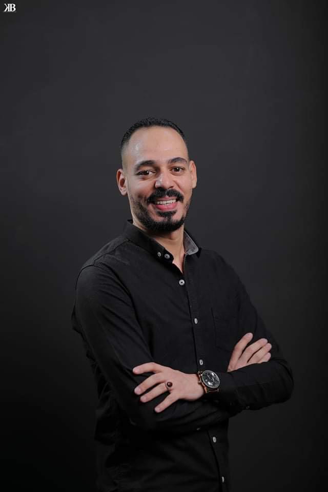 الكاتب محمد يوسف يعلن مشاركته في مهرجان القاهرة السينمائي بفيلم "ريحانة"