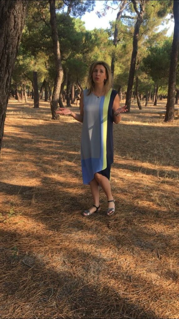 طرحت المطربة نورا المغربية أغنية جديدة تحمل إسم "مجرد صورة" على طريقة الفيديو كليب