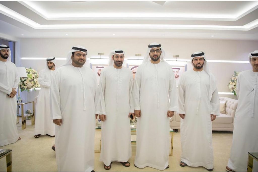 ترى ذلك ايضاً في المنابر الوطنيه المحليه في دولة الامارات العربيه المتحده بلد الشعر و الثقافه التي تعد من الدول الاكثر اهتماماً بالشعر و الادب و الثقافه و ذلك بسبب محبة و و اهتمام الدوله و القياده الرشيده خصوصاً صاحب السموء الشيخ محمد بن زايد ال نهيان ولي عهد ابوظبي