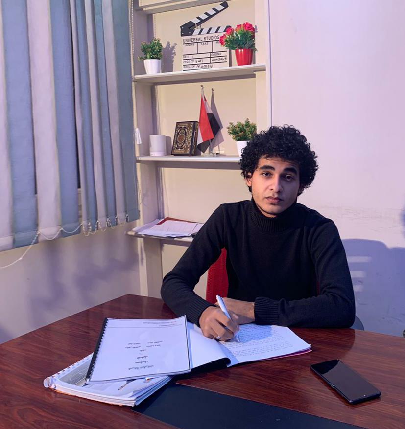 الكاتب أسامة قاسم ينتهى من ست كوم جديد