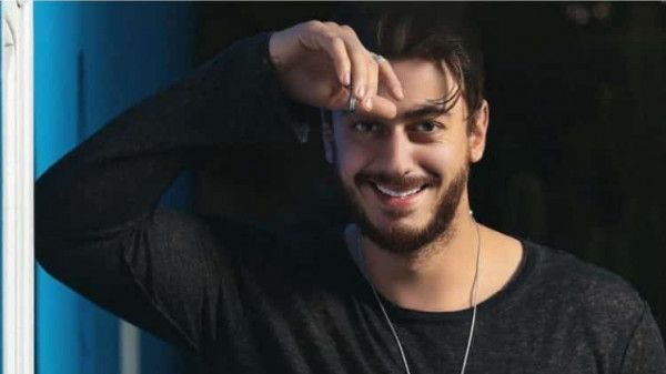 ذكر أن سعد قد أصدر كليب "عدى الكلام" قبل أربعة أشهر، عبر قناته على اليوتيوب