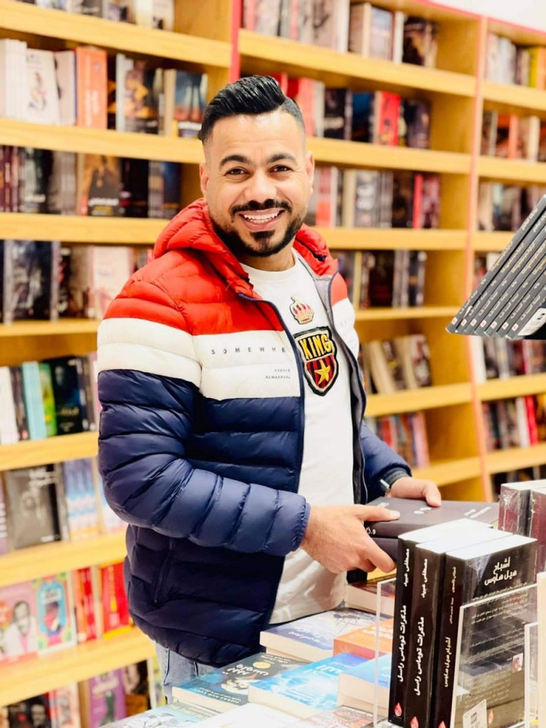 الكاتب محمد الديب يطرح "مشاعر خالدة" بعد فترة من التأجيلات