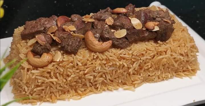 الرز بخلطه،