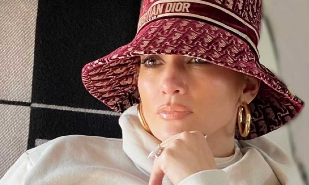 Jennifer Lopez sparks reaction with new post-Christmas travel photos