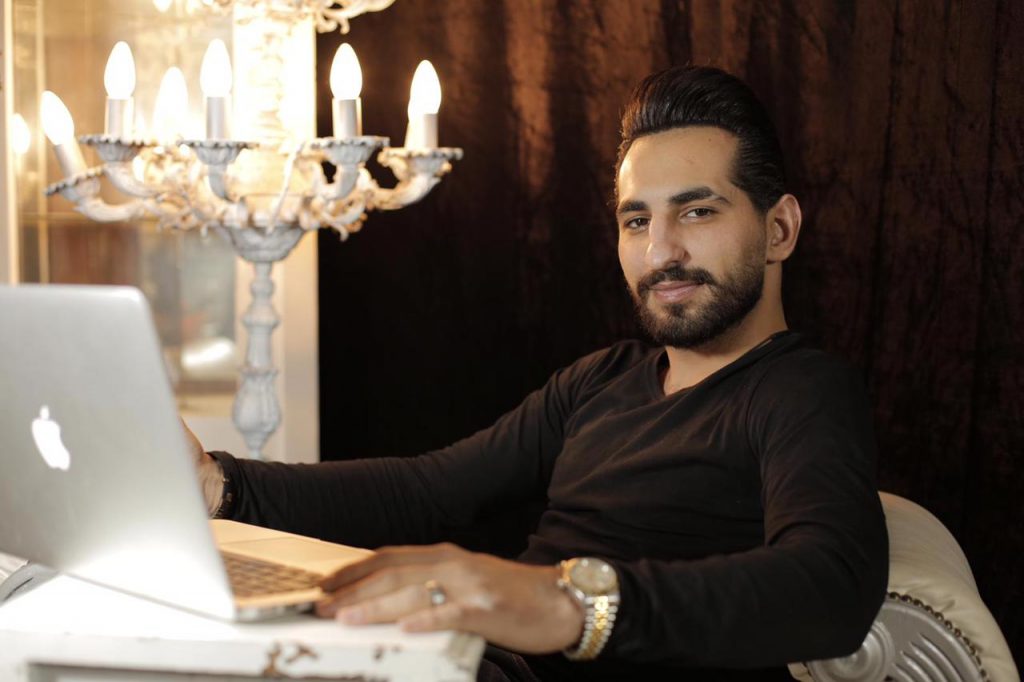 Themarketingidol 
Mahmoud Jawad just finished his film 
scenario " i was an addict " 