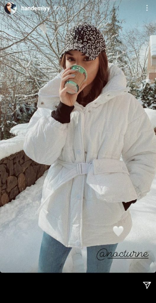 Handa Archil jouit d'un regard spontané dans la neige