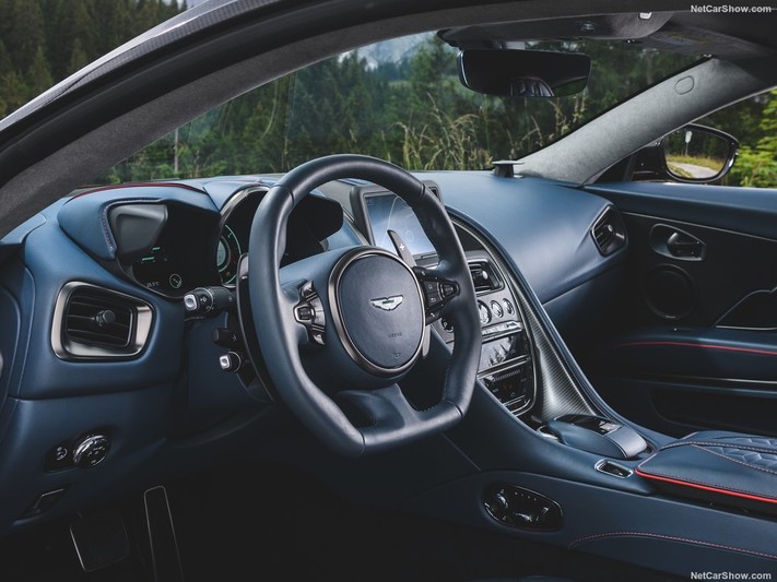 سيتم الكشف عن الساعة الأولى التي سيثمر عنها التعاون بين Girard-Perregaux و Aston Martin في العام 2021