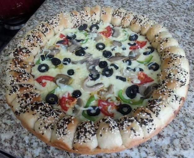 بيتزا الكويرات( محشيه الاطراف)