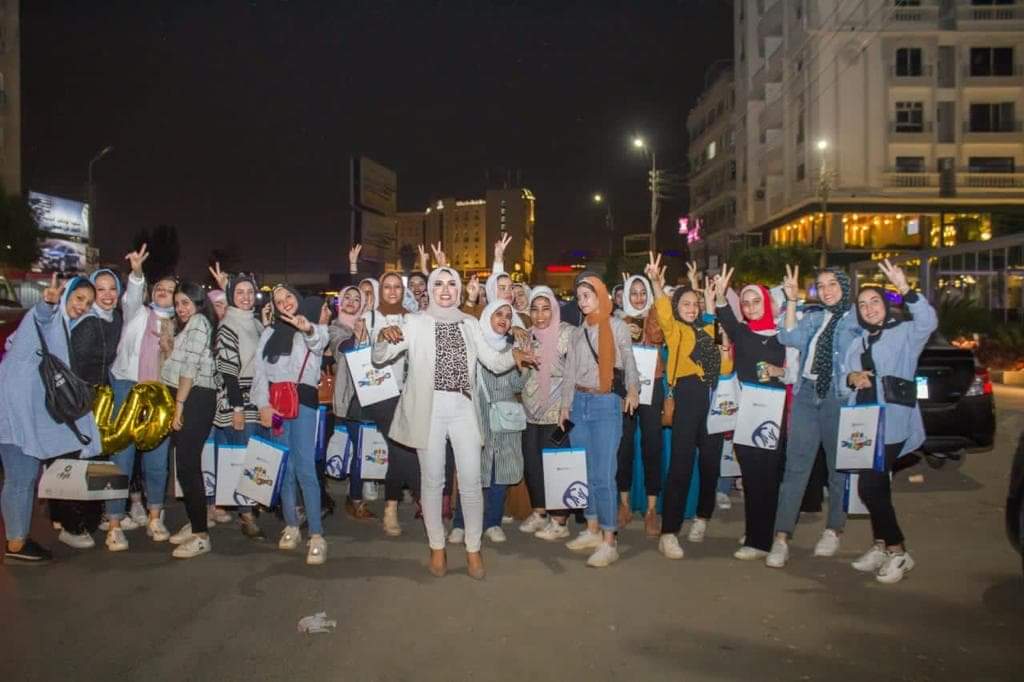 قدمت الدكتورة نهلة كريم مجموعة متنوعة من النصائح الخاصة بالاهتمام بالبشرة والشعر،