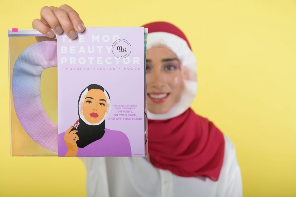 A wonderful gift for your hijabi friend or for yourself to protect your own headpiece 