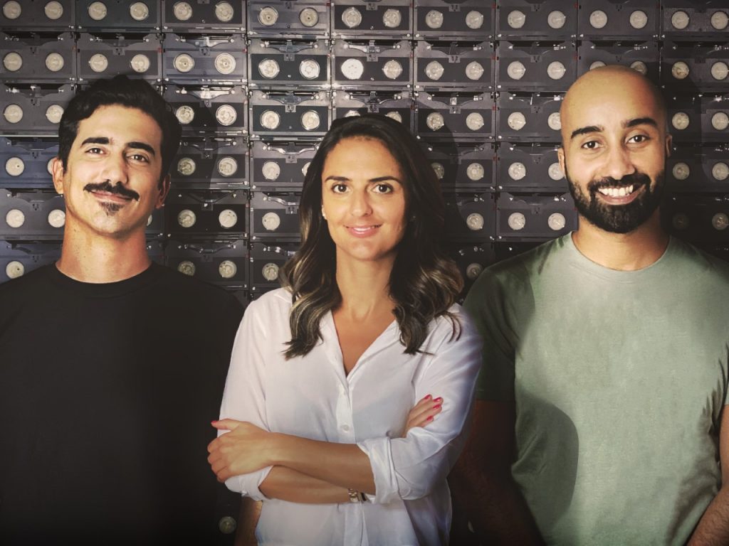 يمكن متابعة بودكاست فنيال ميديا على جميع منصات البث الصوتي، بما فيها آبل بودكاستس وجوجل بودكاستس وسبوتيفاي، وديزر وأنغامي وغيرها الكثير