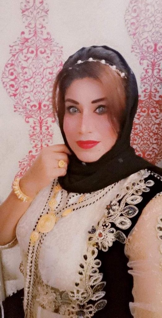 والمرأة الإماراتية تحدثت الأستاذة شمسا الطائي وأشادت بإنجازاتها وإنها خاضت جميع المجالات بنجاح مبهر