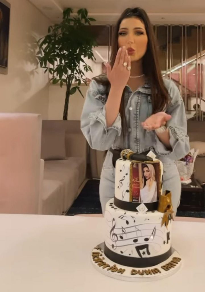 صورت دنيا بطمة كليب العمل بالمدينة الحمراء مراكش