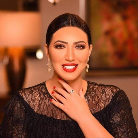 تشبتا بالهوية والتراث المغربي …أسماء المنور تختار دور المصممة في جديدها الفني