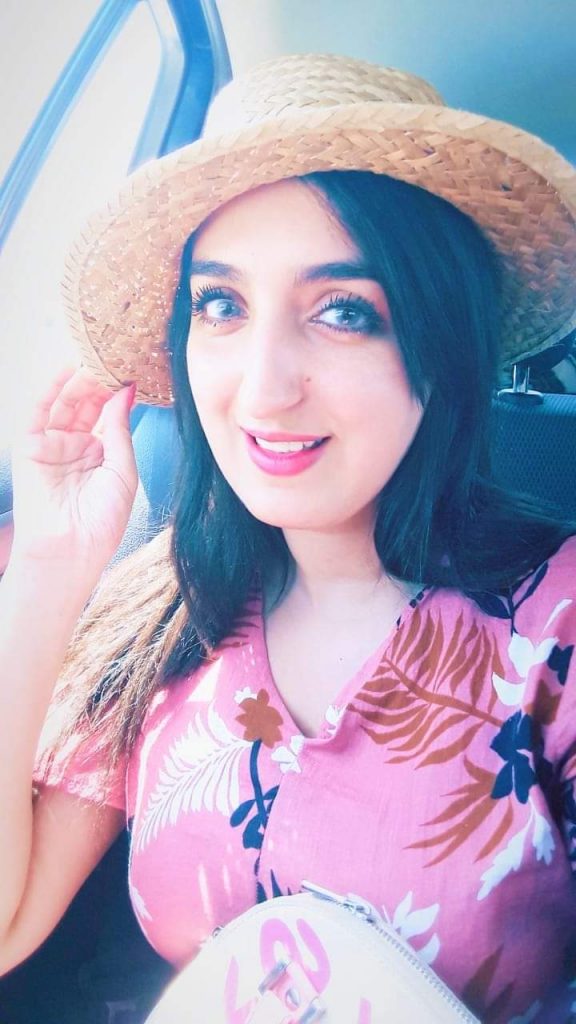 الفنانة المغربية ريما غزولة
