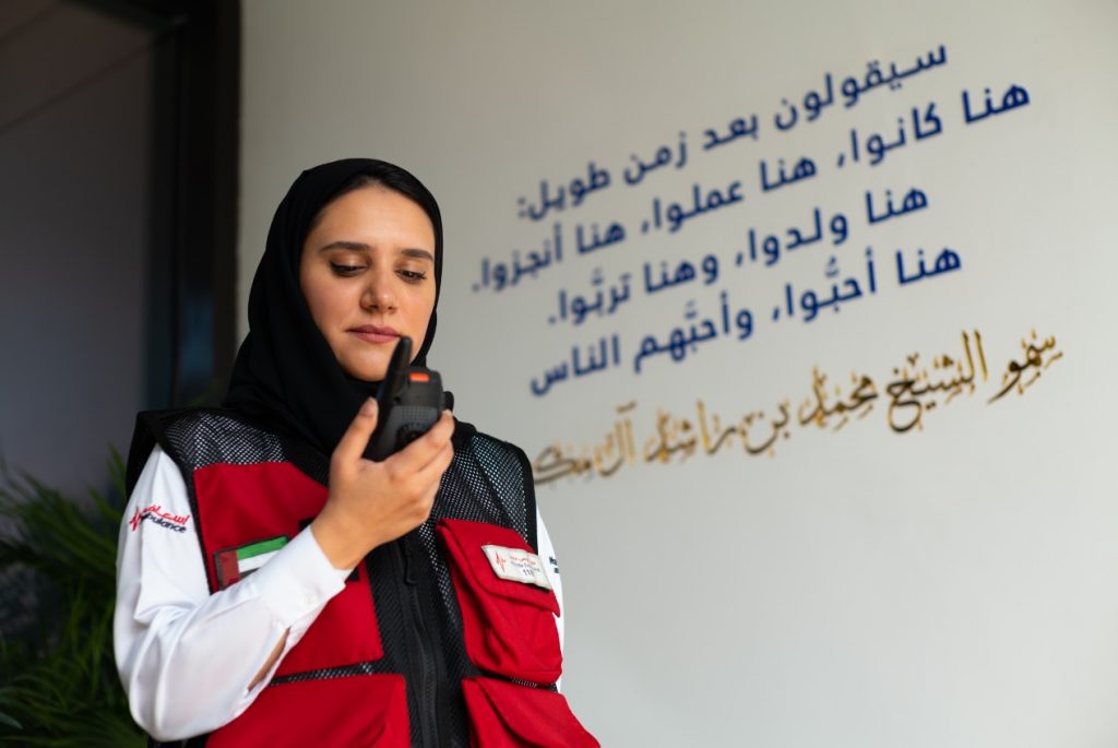 حمدة الحمادي مسعفة دبي التي تفرغت لمواجهة كوفيد