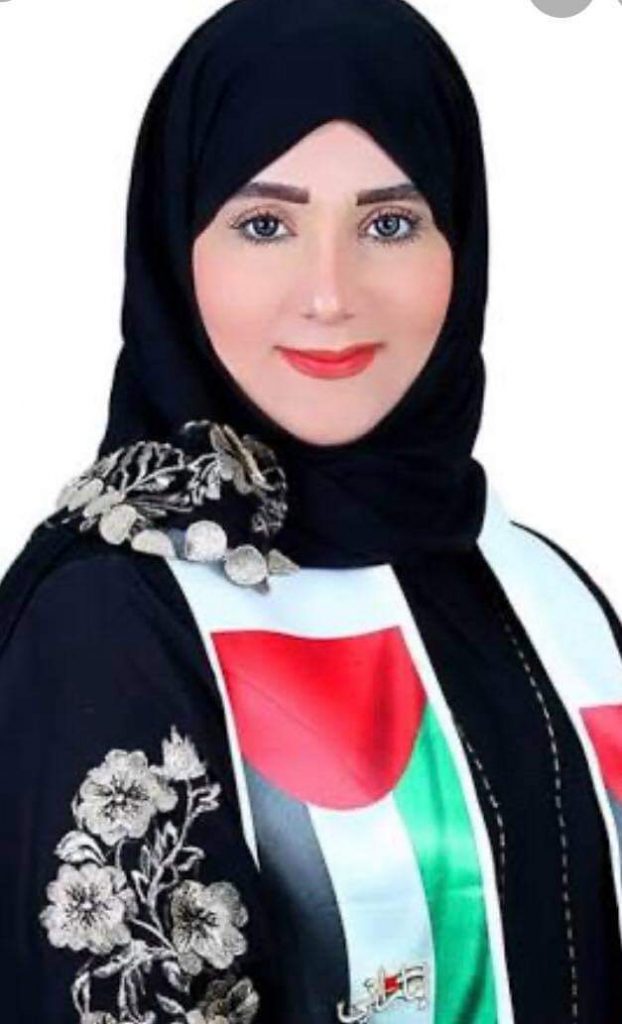 رغم طابعها الرمضاني إلا إنها لم تخلو من الفقرات الشعرية التى قدمها نخبة منتقاه من الشعراء الكبار الذين أثروا الأمسية بجزالة الكلمة وعمق المعنى