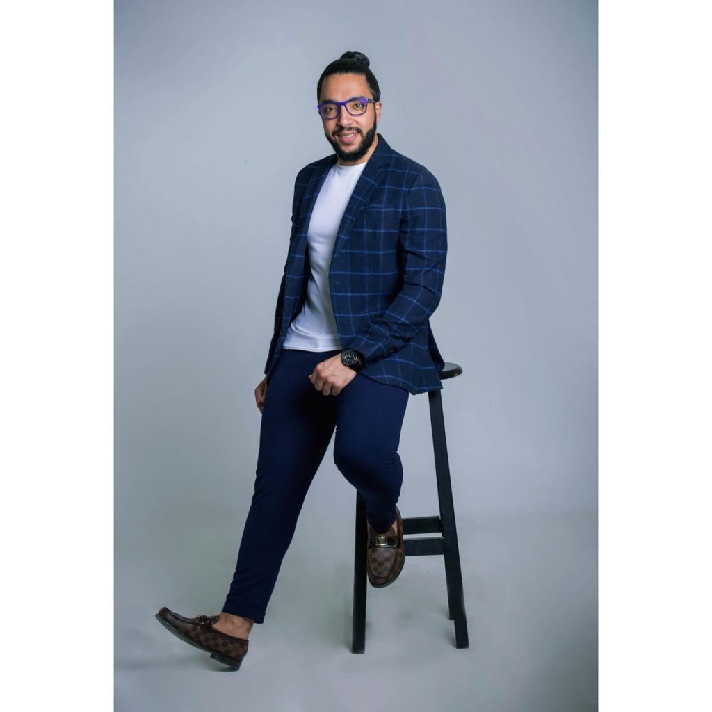 انتهى حسام إبراهيم من تصوير جميع مشاهده بالعمل بينما يواصل فريق عمل مسلسل "كله بالحب"