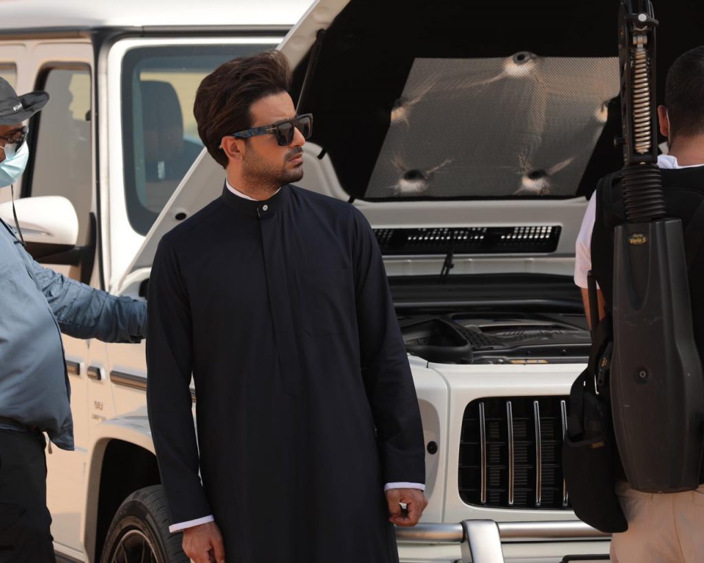 صوّر فؤاد عبد الواحد أغنية "حلم ولا علم" في دبي ضمن أجواء صحراوية ومواقع تراثية مع المخرج ياسر الياسري
