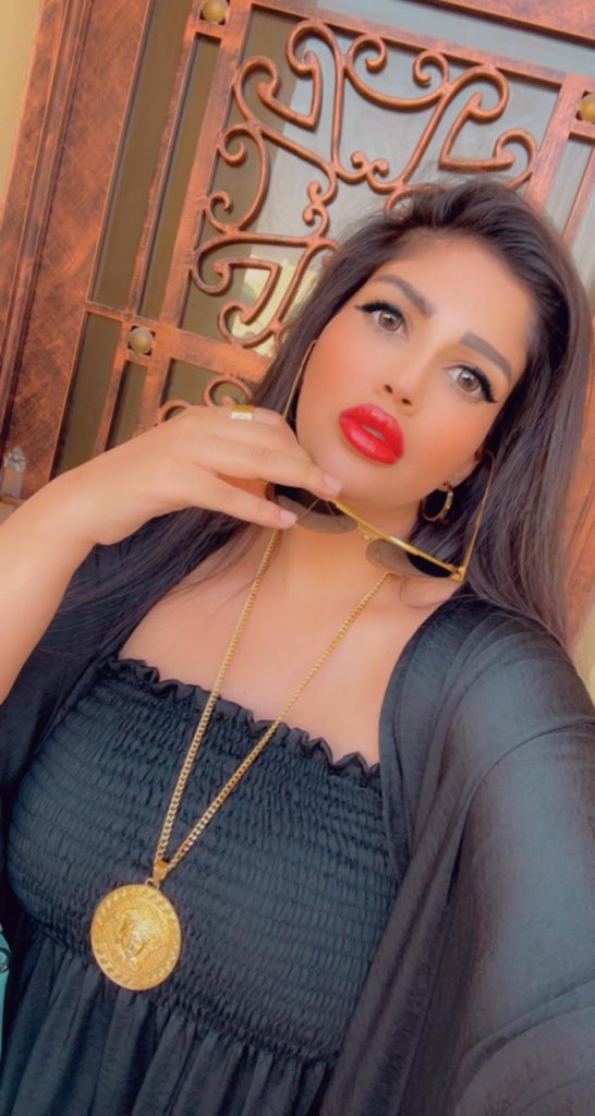 يذكر ان رغد شبرً اشهر مصممة ازياء في الجيل الحالي نجحت في غضون سنوات قليلة مصممة موهوبة