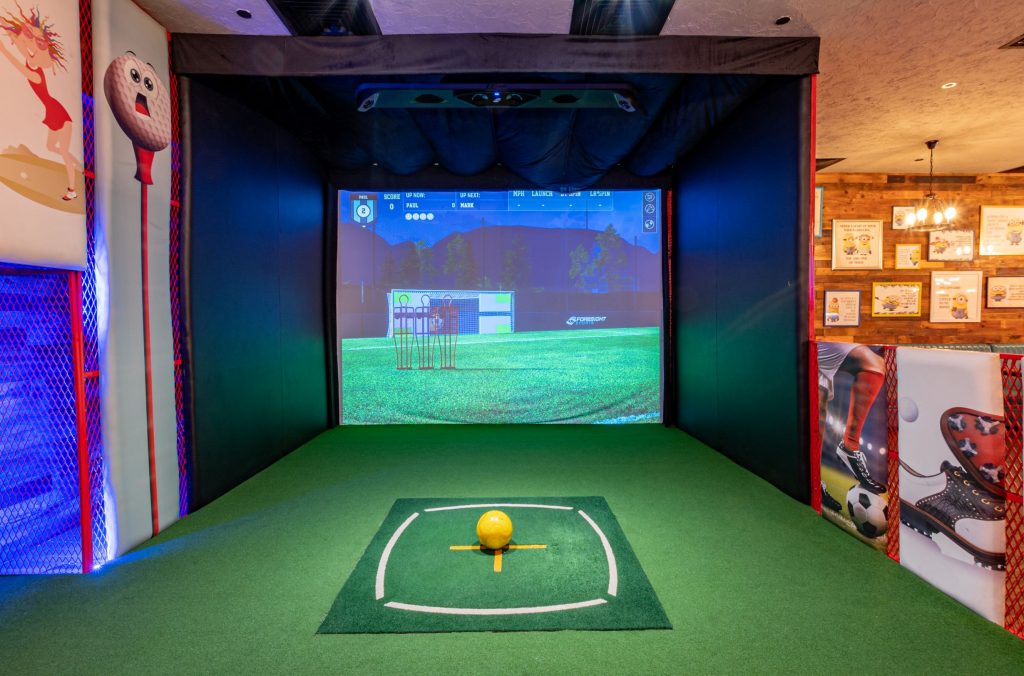 BFF Pub and Sports Bar is located on the ground level of Oaks Ibn Battuta Gate Hotel