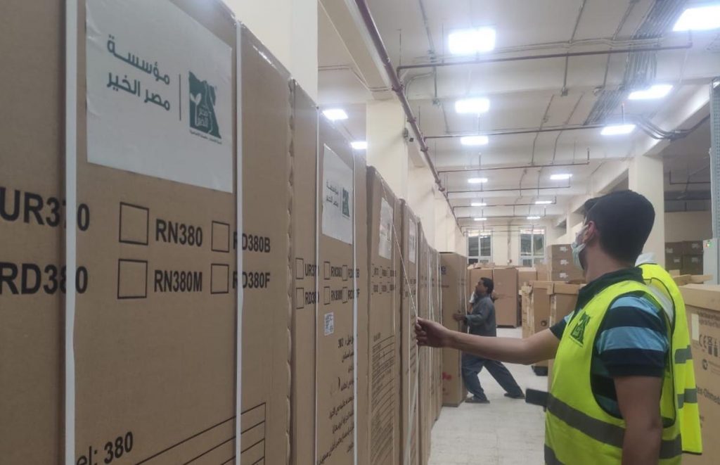 تم تقديم ٣.٥ مليون قطعة مستلزمات طبية للمنظومة الطبية فى مصر ضمن حملة مبادرة "نحمي اللي بيحمينا" لدعم وتوفير المستلزمات الاطقم الطبية في مستشفيات العزل وبنوك الدم ودور رعاية المسنين