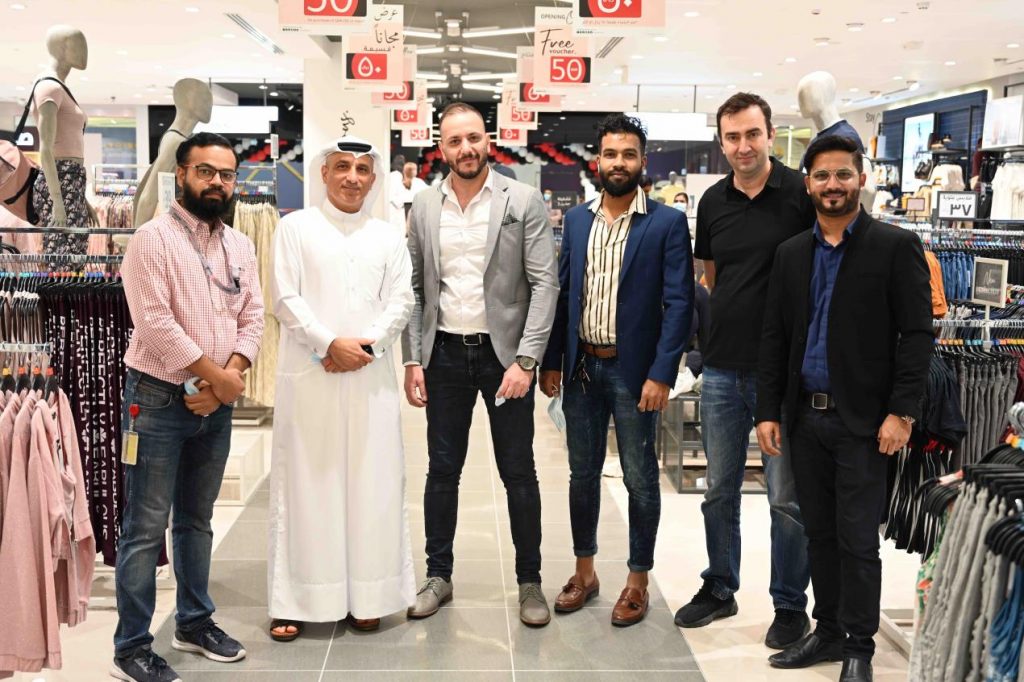 يضم متجر رد تاغ في سيتي سنتر الدوحة تشكيلات صيفية للأطفال والسيدات والرجال، وأحدث مجموعات العلامة التي تم طرحها بالتعاون مع ملكة المسرح ميريام فارس