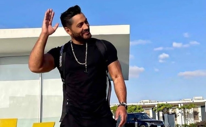 تامر حسني يعلن عن انتهائه تصوير فيديو كليب "إفتح قلبك"