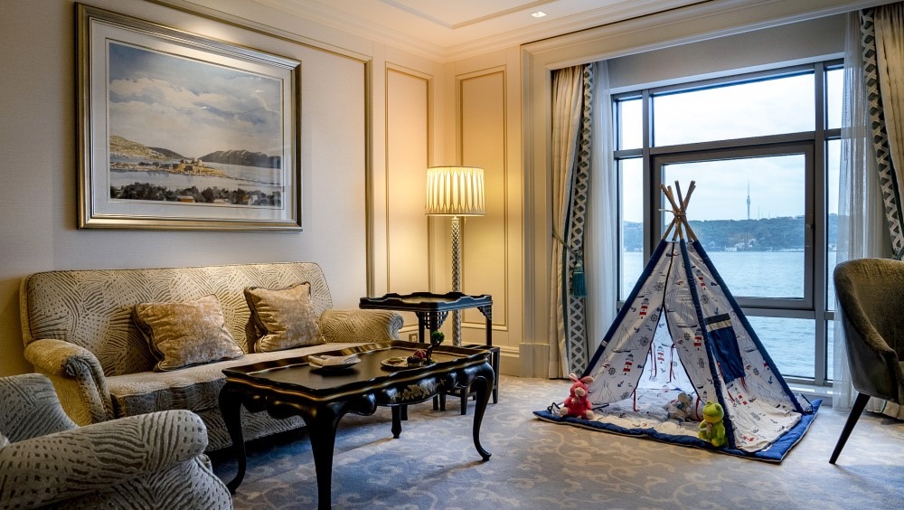 FAMILY FUN AT SHANGRI-LA