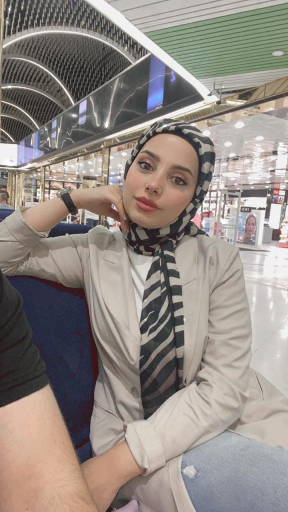 الاء باسم تعرض أحدث صيحات الموضة في مهرجان "World Fashion Week"