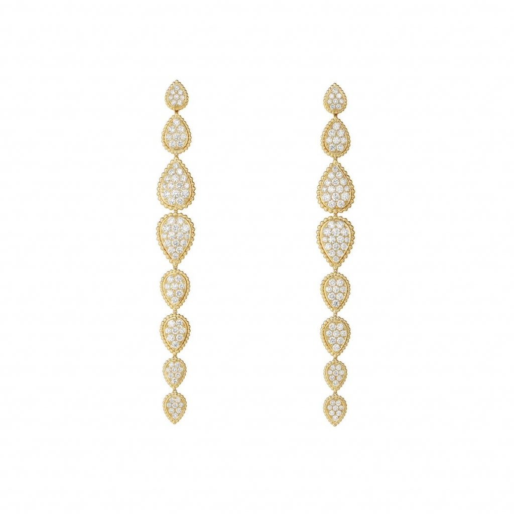 اختارت عُلا فرحات ارتداء أقراط متدلية Serpent Bohème متعددة الرؤوس