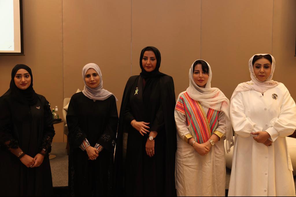 كما أشدن المشاركات بدعم سمو الشيخة فاطمة بنت مبارك رئيسة الاتحاد النسائي العام، رئيسة المجلس الأعلى للأمومة والطفولة