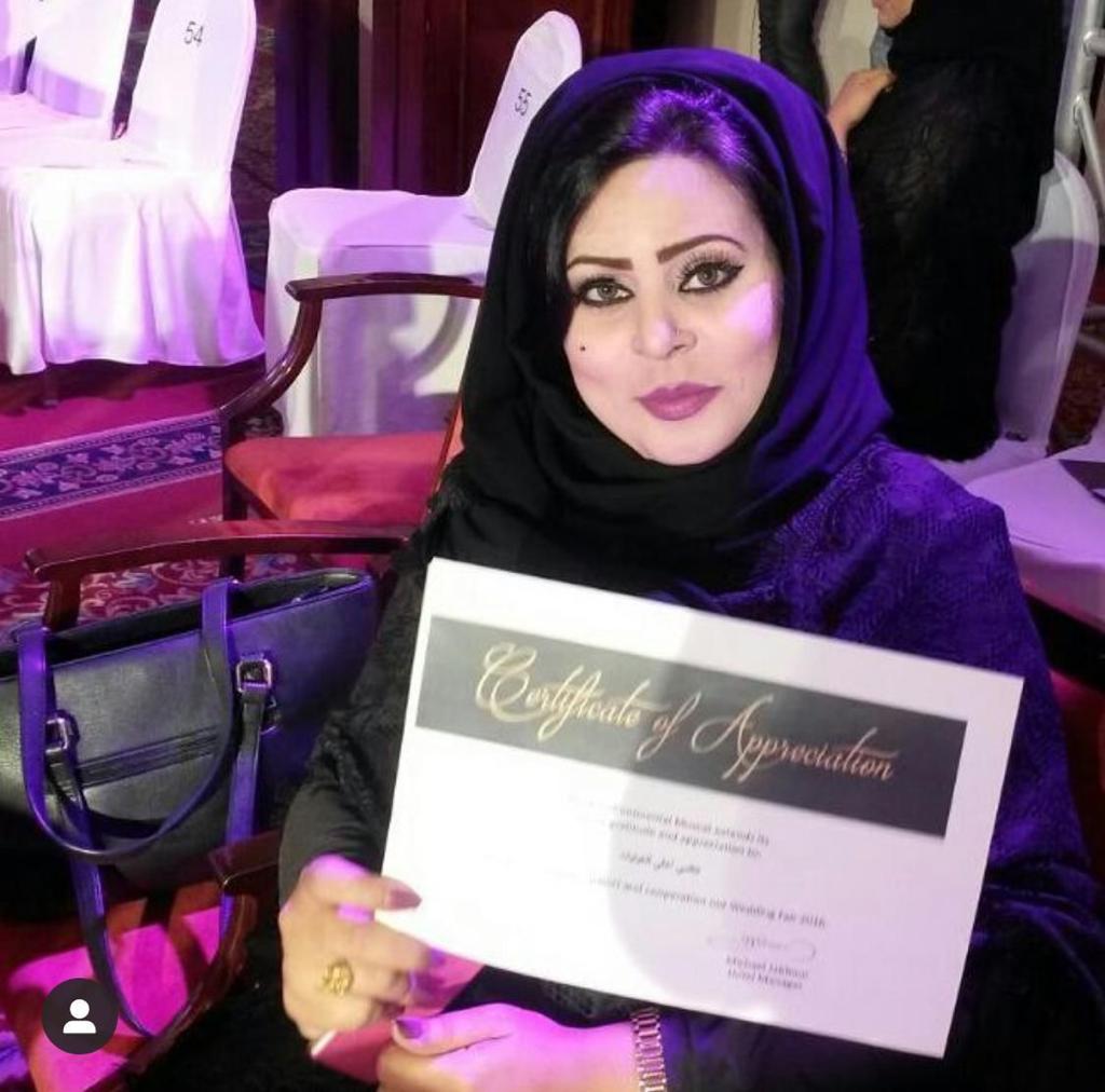 أشارت الشيخة ثريا إلى أنها احترفت تصميم الجلابيات النسائية التى تعتبر بمثابة زياً لا تتخلى عنها الفتيات العمانيات أو الخليجيات بشكل عام