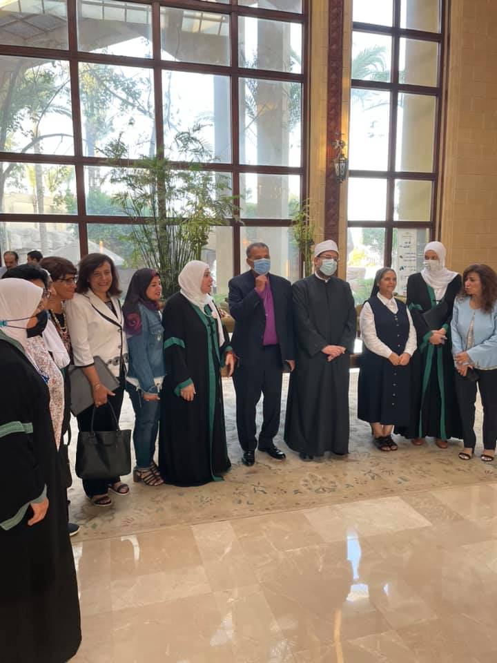 الظاهرة لها أثار سلبية مدمرة على وحدتنا القومية وقوتنا كنسيج واحد وهي أداة يستخدمها المتطرفون اعداء الانسانية لغزو مجتمعاتنا وتدميرها 