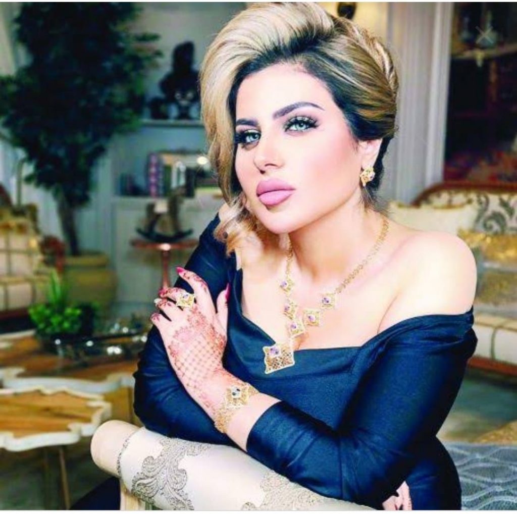 حليمة بولند